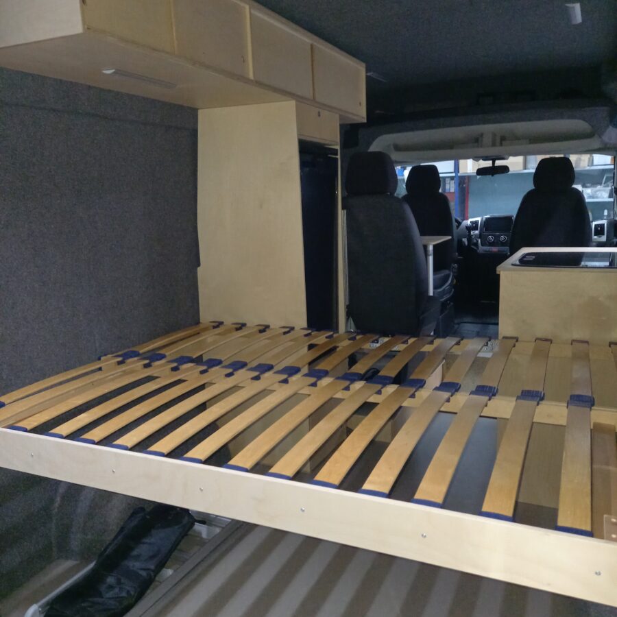 Ducato L2H2 bed en keuken
